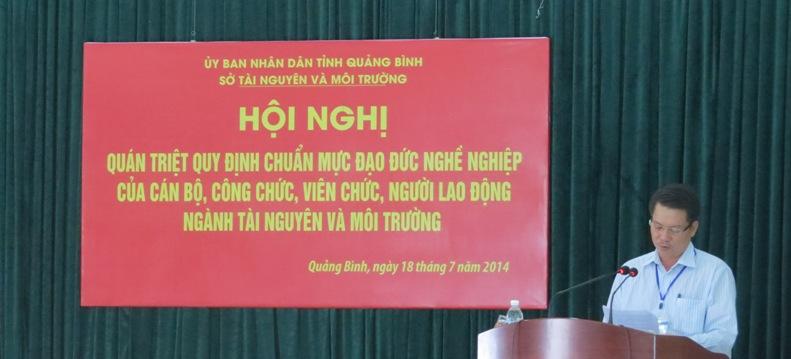 Đ/c Phạm Văn Lương - Bí thư Đảng ủy, Phó Giám đốc Sở đọc thông báo Quy định chuẩn mực đạo đức nghề nghiệp